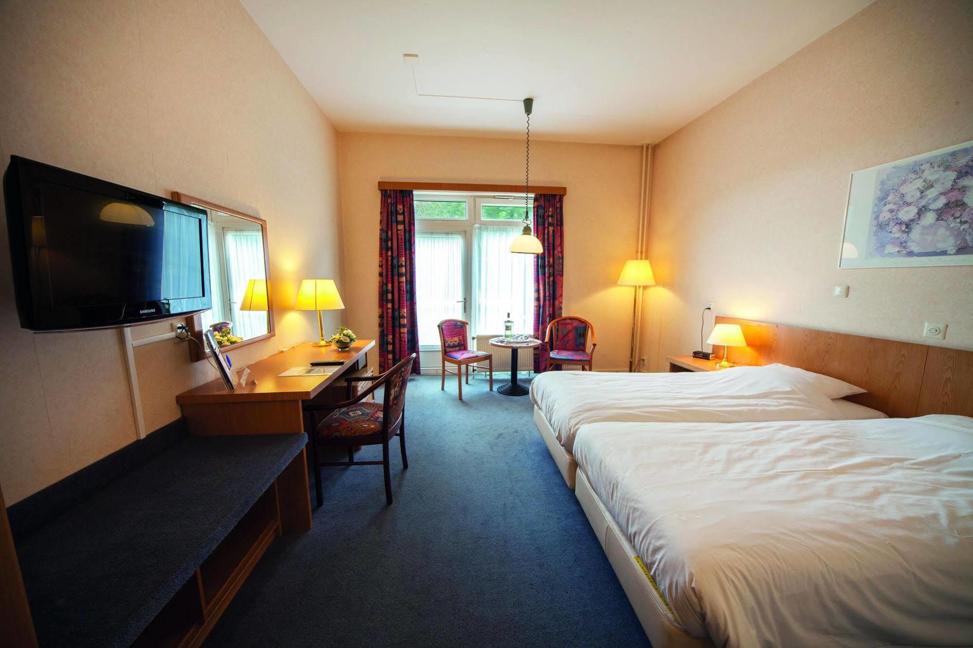 Fletcher Hotel-Restaurant Paasberg โลเคม ภายนอก รูปภาพ