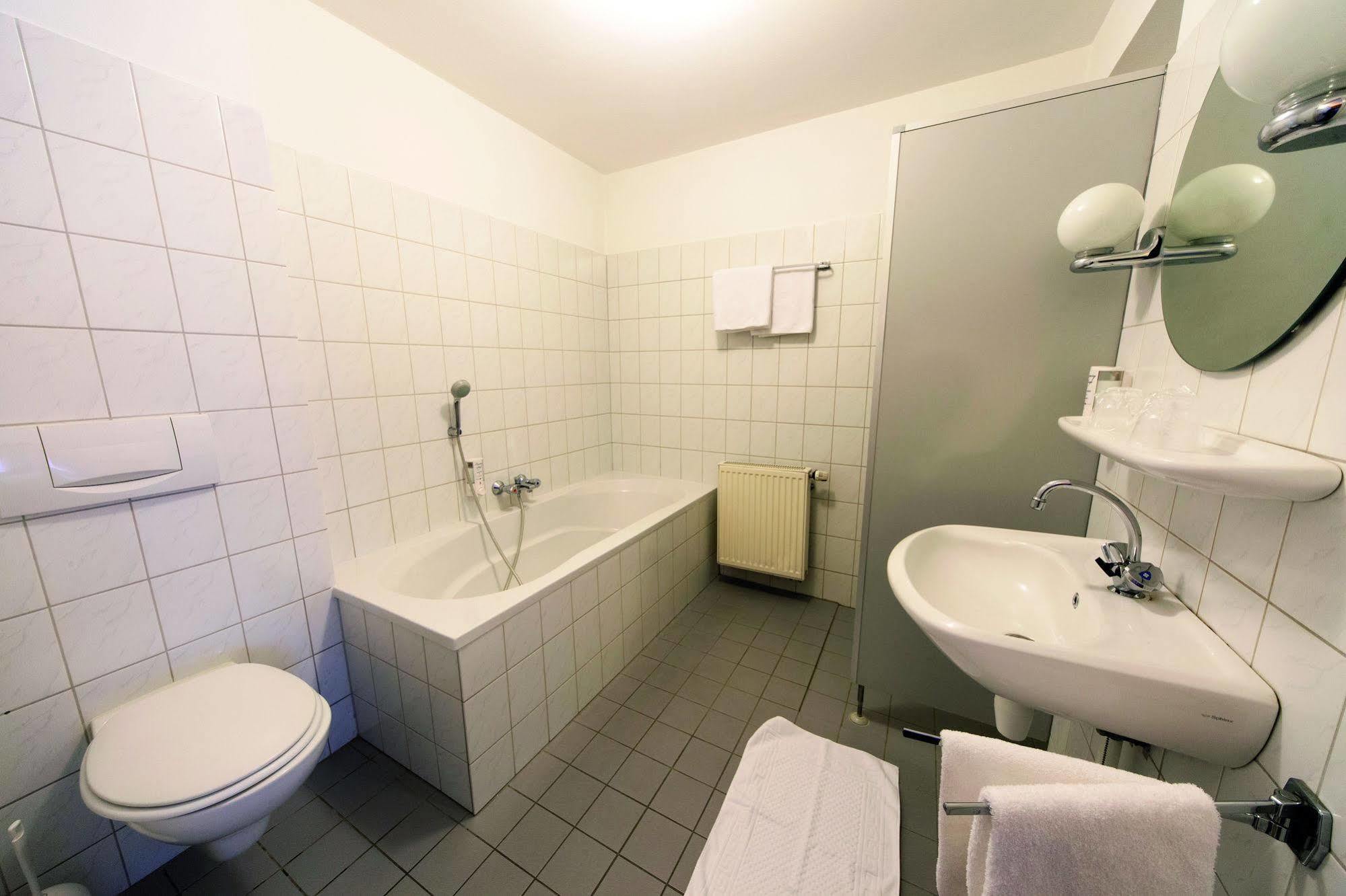 Fletcher Hotel-Restaurant Paasberg โลเคม ภายนอก รูปภาพ